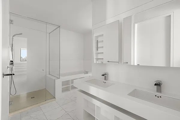 Rented by SERHANT. | media 27