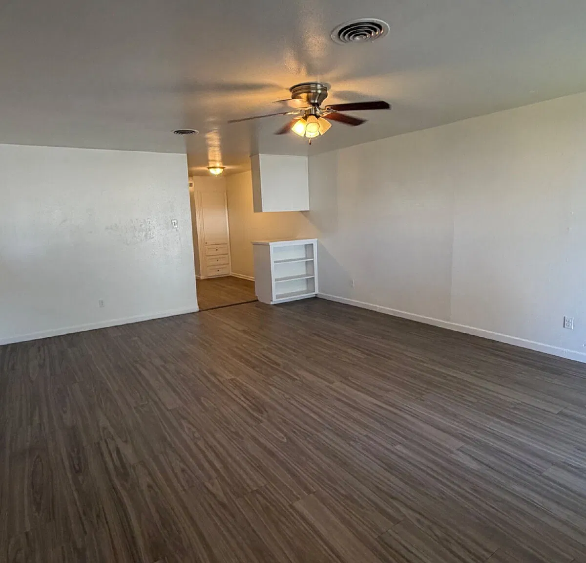2 bed, 1.0 bath, 1073 sqft, $995 — Photo 3