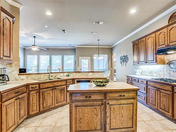 3rd image of 2605 Nightingale Dr