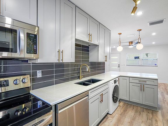 3rd image of 777 12th Ave N #777
