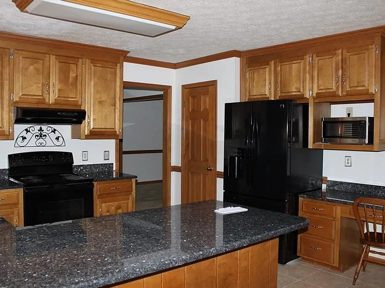 417 Burnham Pl — Photo 7