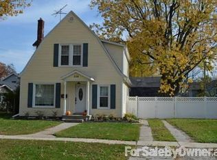216 N 4th St, Waterville, OH 43566