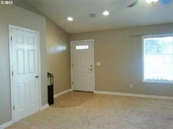 2nd image of 11121 NE 104th St