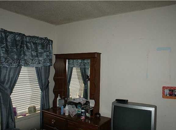 5th image of 829 Griffin Ave