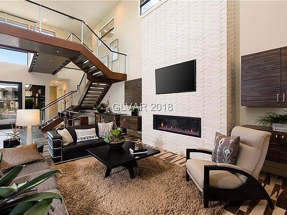 2nd image of 70 Glade Hollow Dr