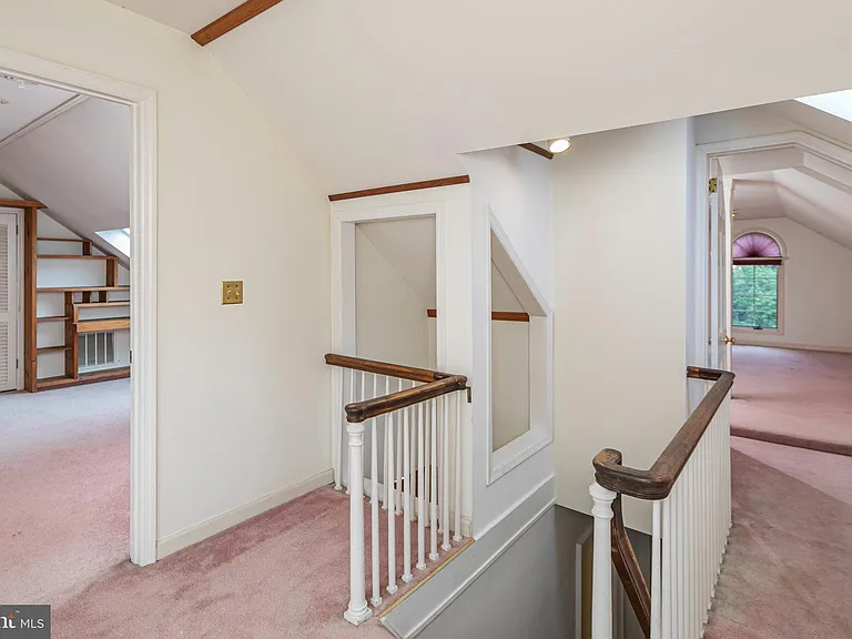 254 Jefferson Rd — Photo 31
