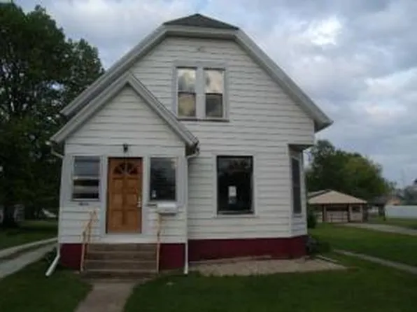 13 Chestnut St, Galesburg, IL 61401