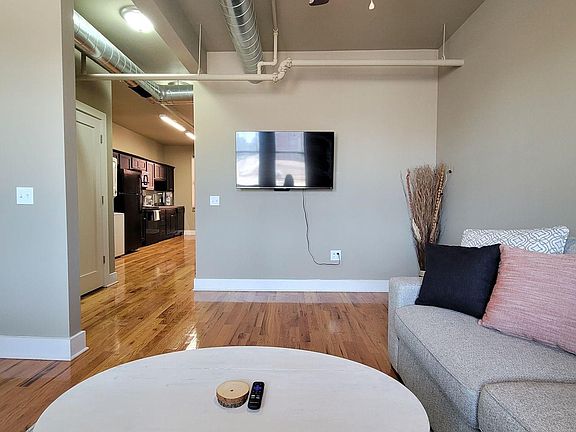 3rd image of 1624 Cuming St