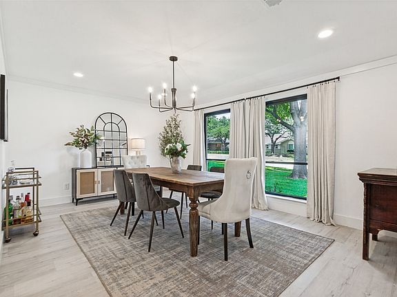 2nd image of 411 Ridgewood Dr