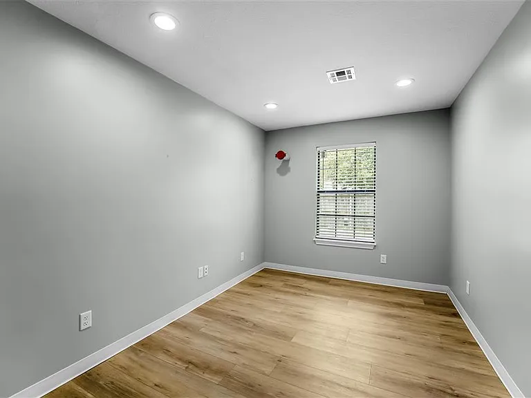 4730 Common St — Photo 12