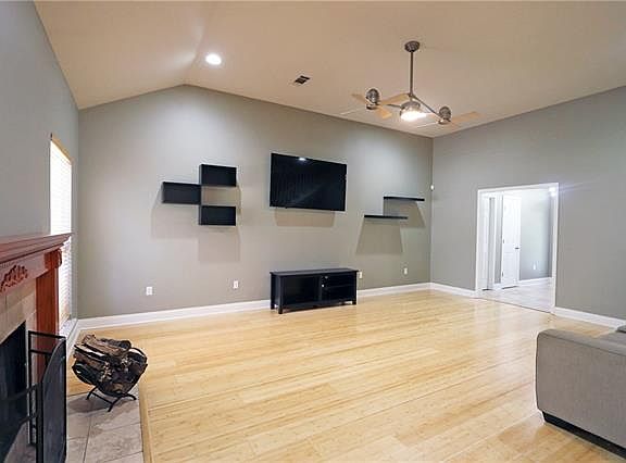 4th image of 47013 Rivergate Dr
