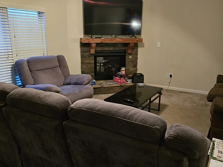 Grove Landing Cir — Photo 3