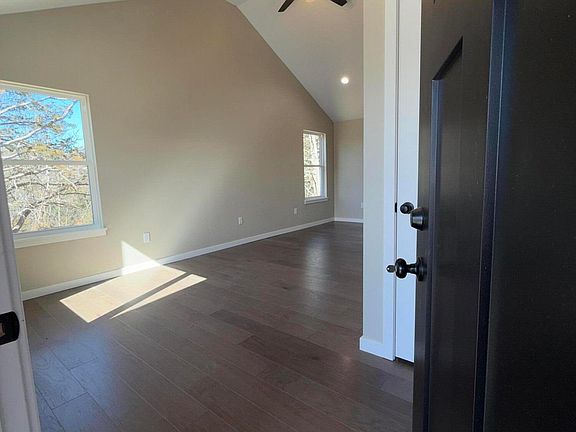 4th image of 202 Eric Drive