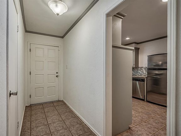 2nd image of 4717 Lisa Ln