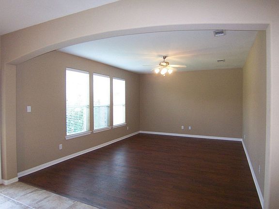 4th image of 616 Creekside Dr