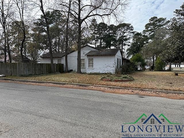 2nd image of 200 W Glenn Dr