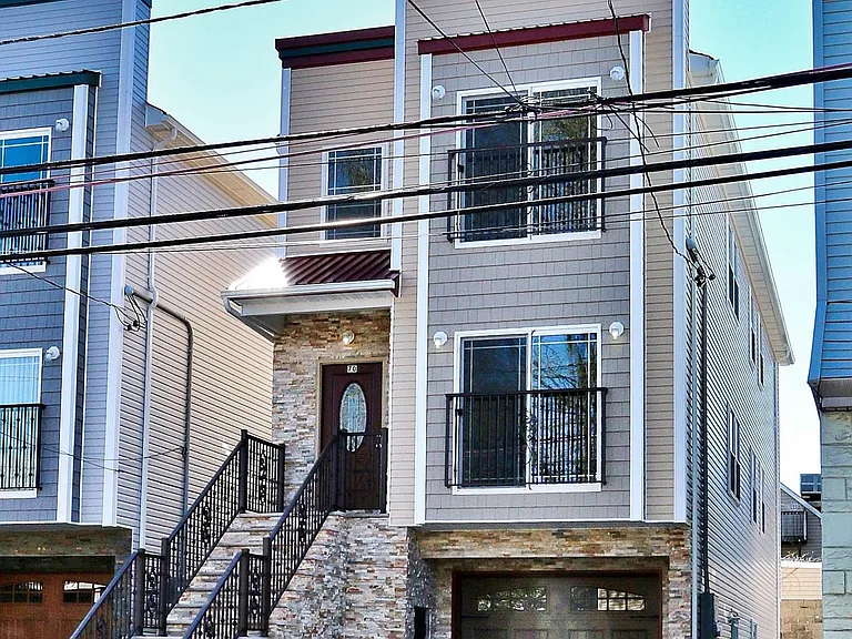 70 Erie St #1 — Photo 3