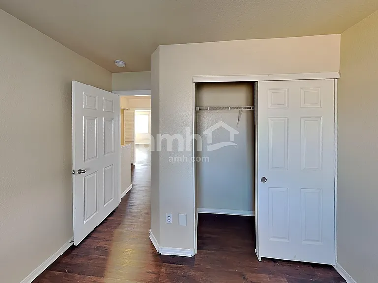 10819 Hawthorne Berry St — Photo 14