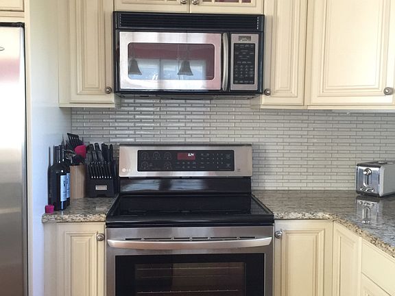 4th image of 38370 Hickory Ln