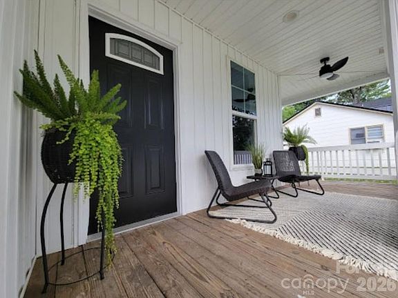 2nd image of 128 College St