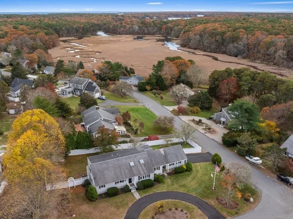 7 Oxford Dr, Barnstable, MA 02630