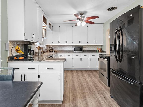 3rd image of 8020 S 68th STREET