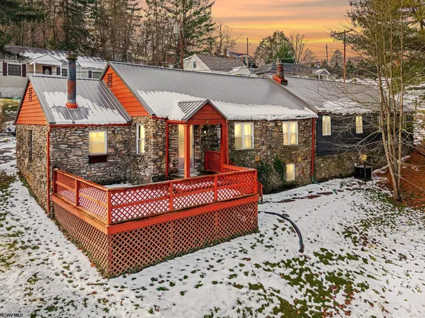 1140 Sunset Dr, Fairmont, WV 26554