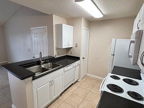 4th image of 2030 Cascades Blvd Unit 303