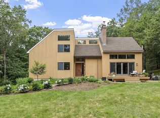 29 Oak Knoll Rd, Carlisle, MA 01741