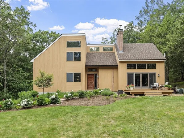29 Oak Knoll Rd, Carlisle, MA 01741