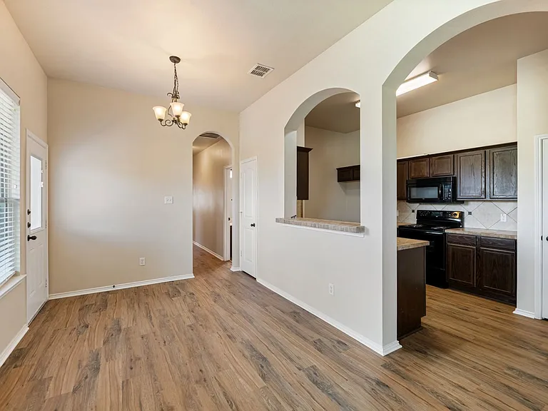 332 Schirra Ct — Photo 2