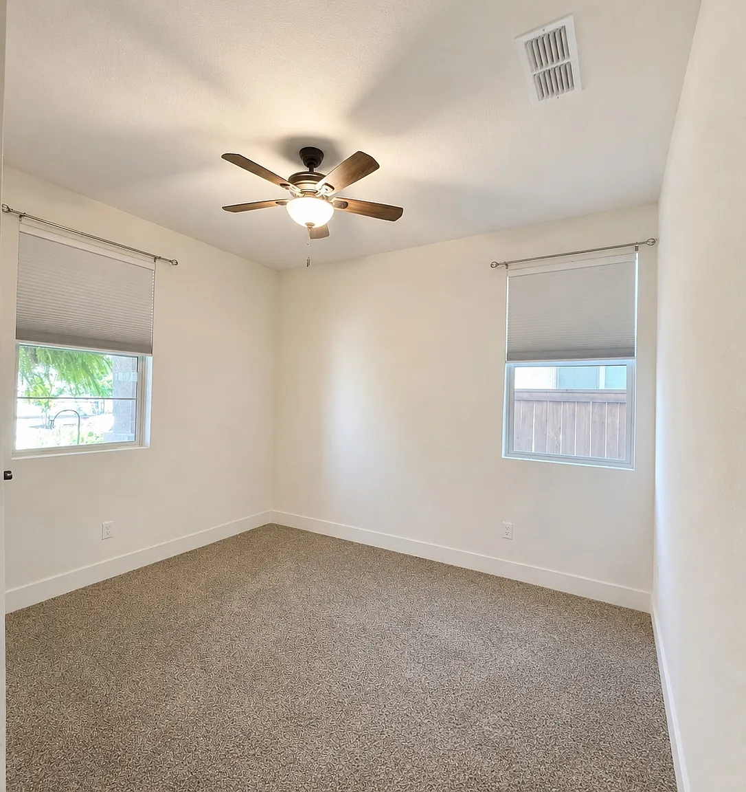 5 bed, 2874 sqft, $1,100 — Photo 4