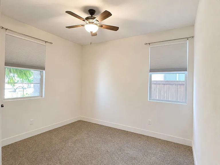 12840 Thorntonhall Dr — Photo 4