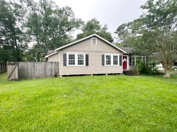 1403 N Columbia St, Covington, LA 70433