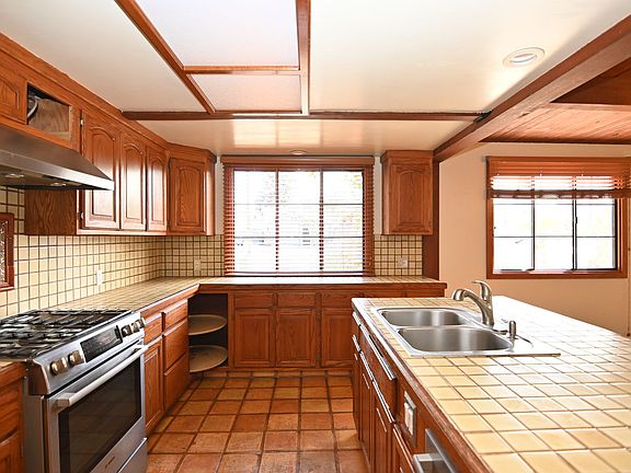 3rd image of 1351 Navarro Dr