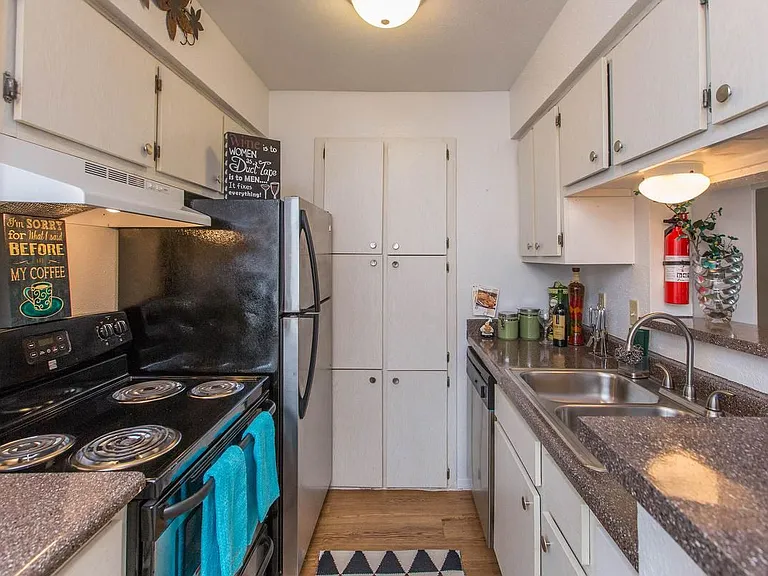 Lafayette Green Apartment Homes — Photo 33