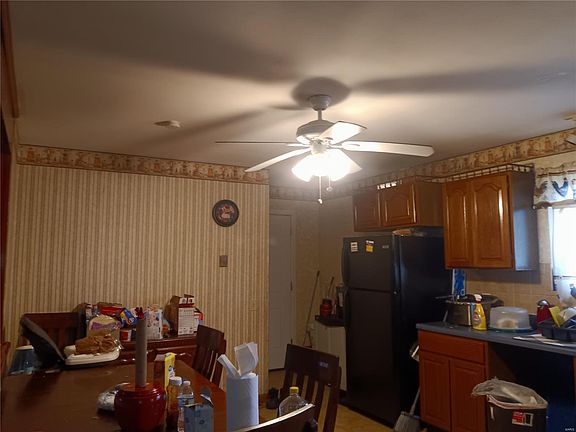 3rd image of 745 Charvel Dr