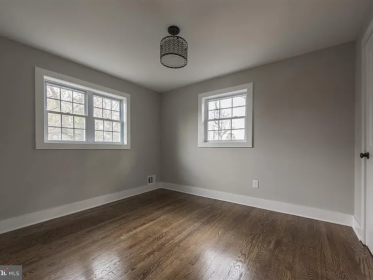 609 Ramsey St — Photo 12