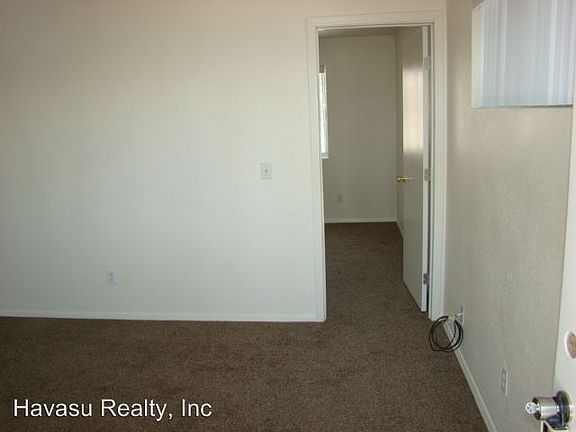 5th image of 2541 Fremont Dr APT 2