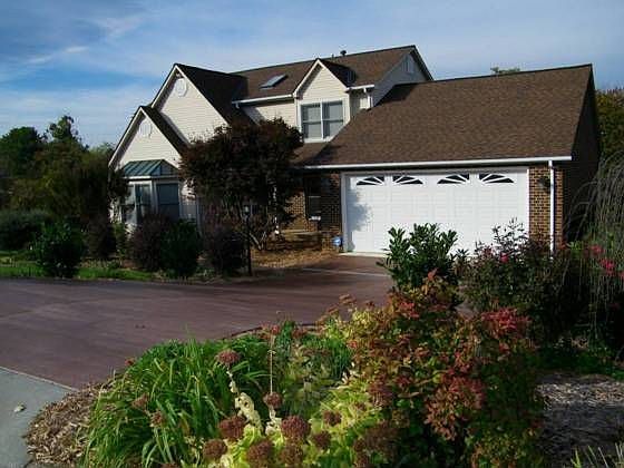 1st image of 200 Highland Dr