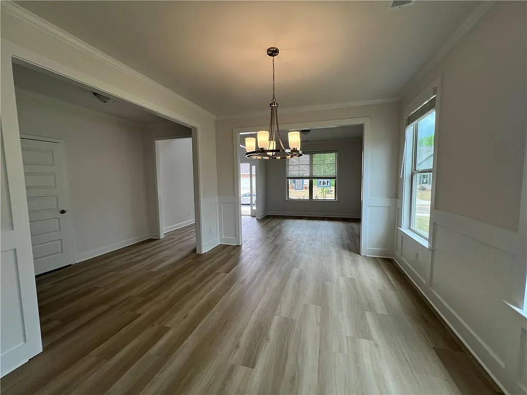 4 bed, 2.5 bath, 2676 sqft, $2,450 — Photo 4