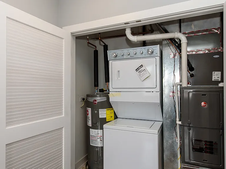 2163 N Bell Ave #2R — Photo 10