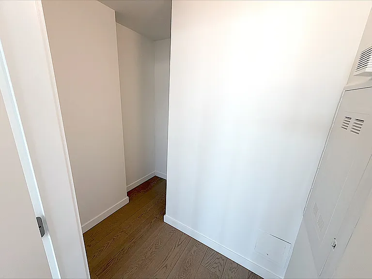 97 W Georgia St #2502 — Photo 6