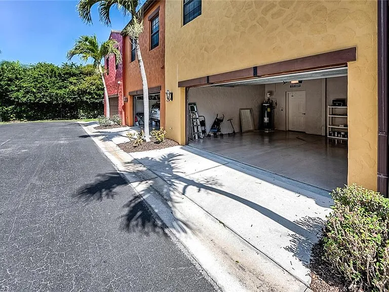 8949 Malibu St #304 — Photo 22