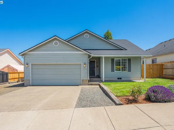 430 N 2nd St, Carlton, OR 97111