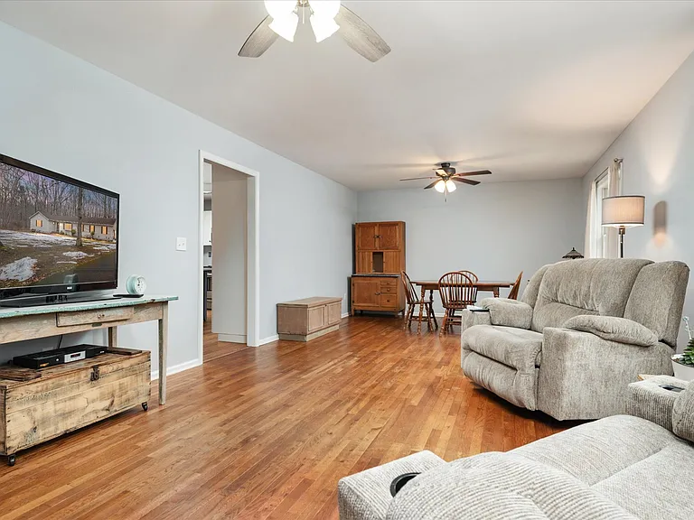 8953 Treesdale Dr — Photo 6
