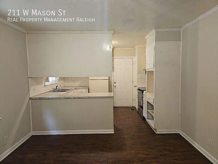 211 W Mason St — Photo 6