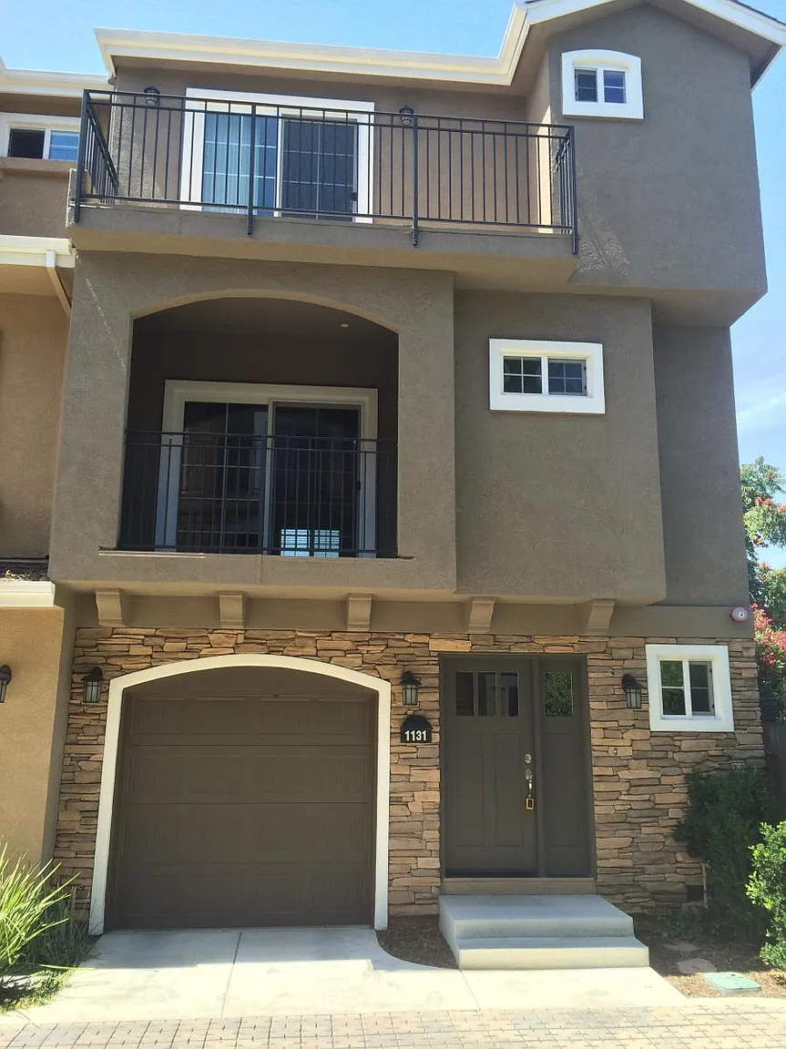 1131 Willow Village Sq photo 1