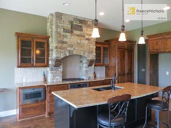 Simulated photo of kitchen - selections may vary