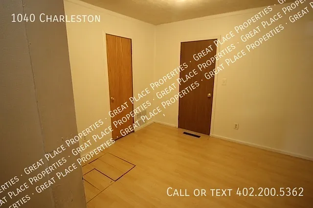 1040 Charleston St — Photo 12